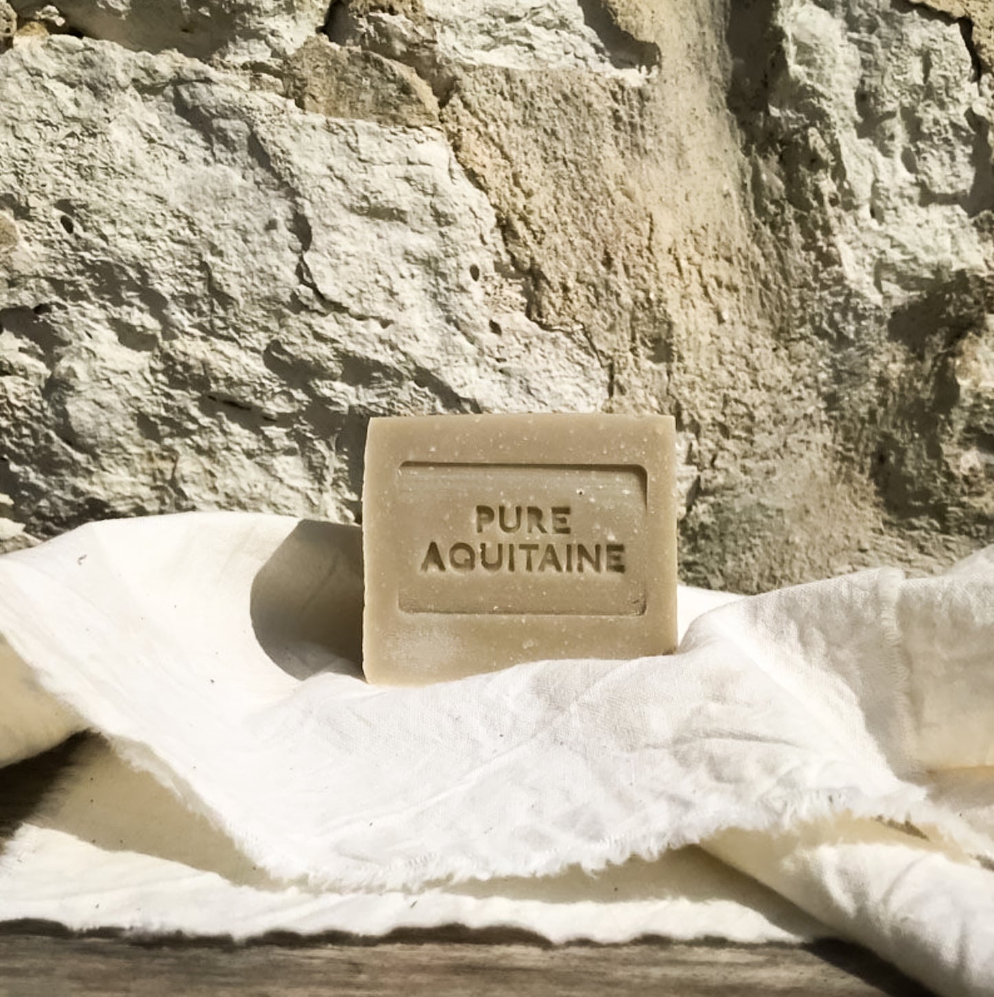 Savon détachant BIO à la terre de Sommières - Pure Aquitaine